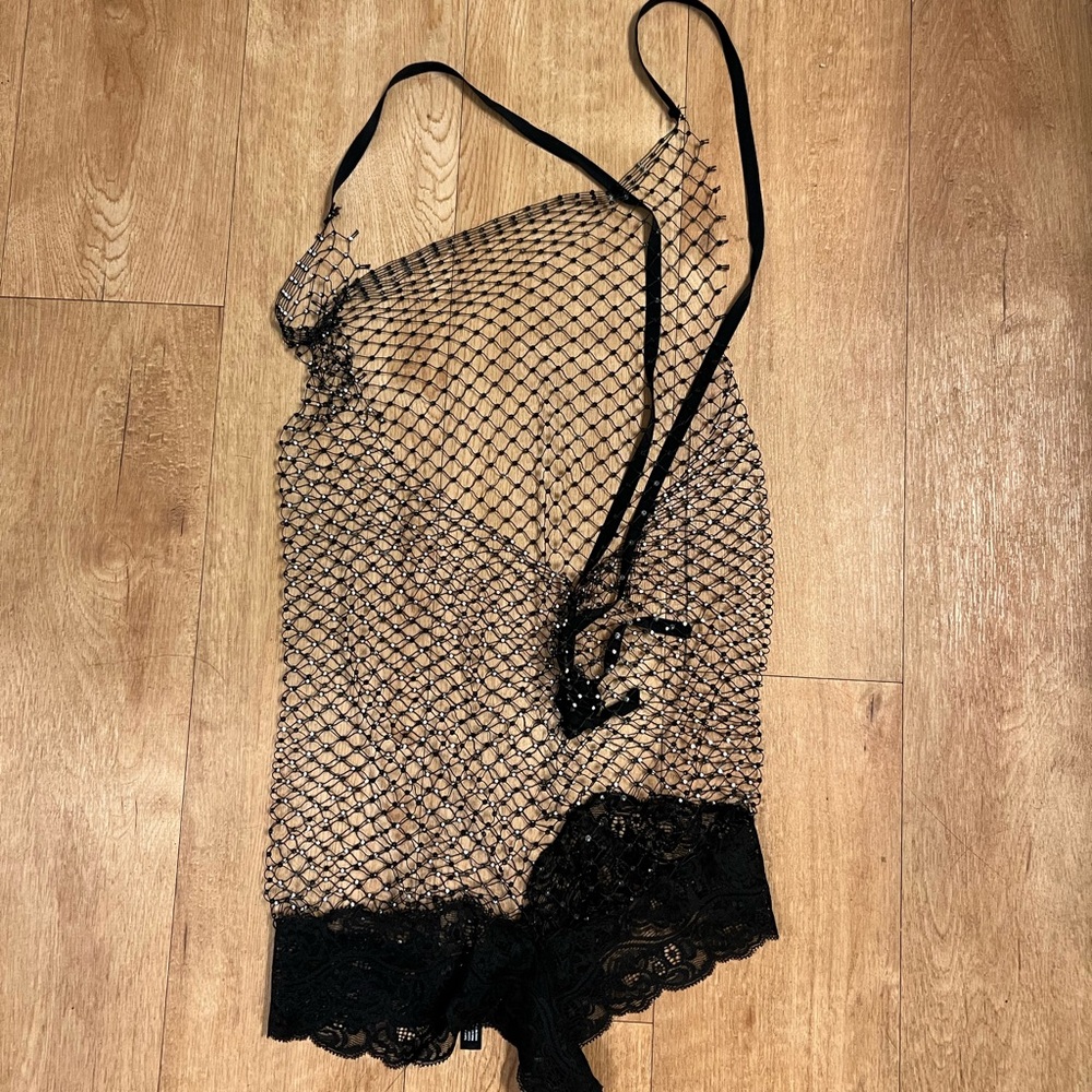 Lingerie - Picture 2 of 2